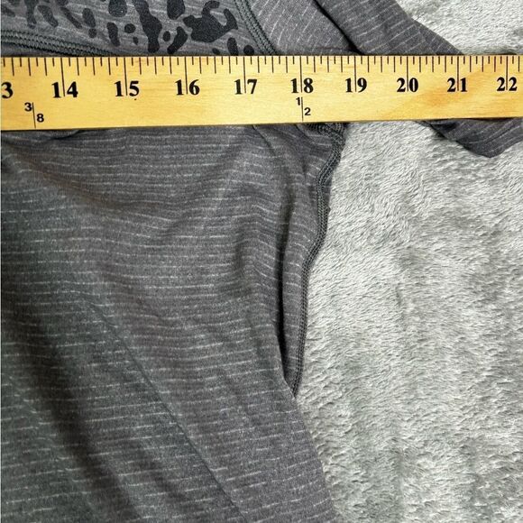 Lululemon Run Away Short Sleeve T Shirt Women’s Size 8 Gray - Picture 6 of 8